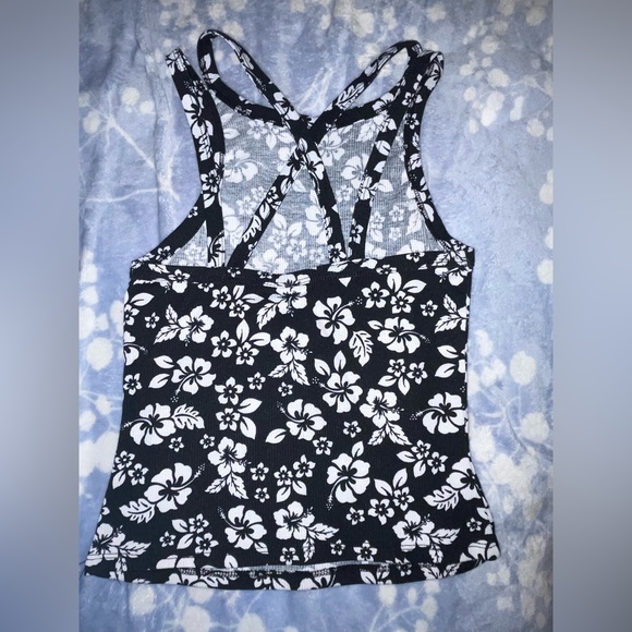 Tank from Rue 21 - Picture 2 of 3